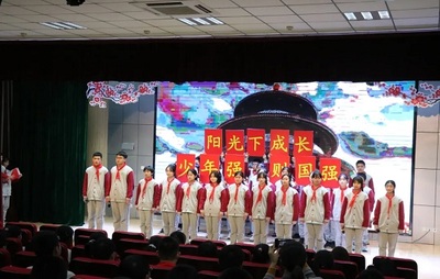 東城逸家中學組織校園開放月藝術(shù)主題周班級展演活動