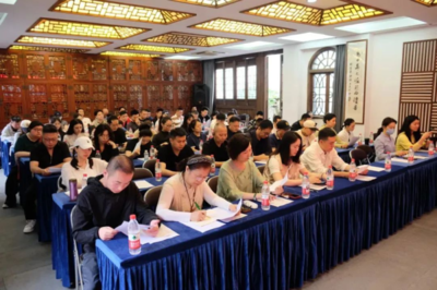 德藝雙馨守初心,同心同行共奮進(jìn)--福建省實(shí)驗(yàn)閩劇院總支組織開(kāi)展主題黨日活動(dòng)
